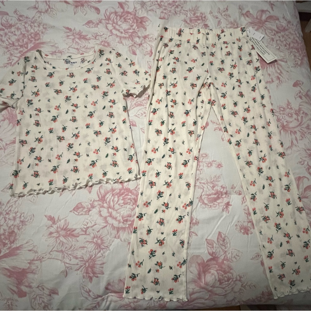 Old Navy Girls floral pajama set size large 10/12